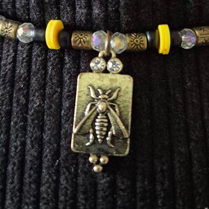 Western Beaded Hat Band Yellow Black Bronze Bee Pendant – LoneStar Luxe band Vee